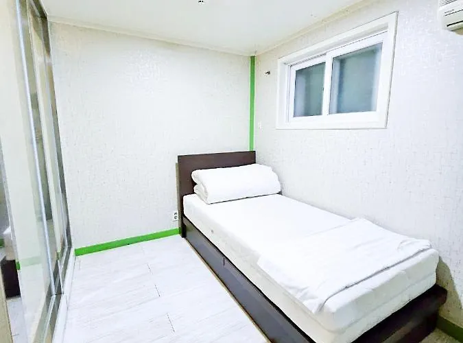 Travelers A Korea Hostel *